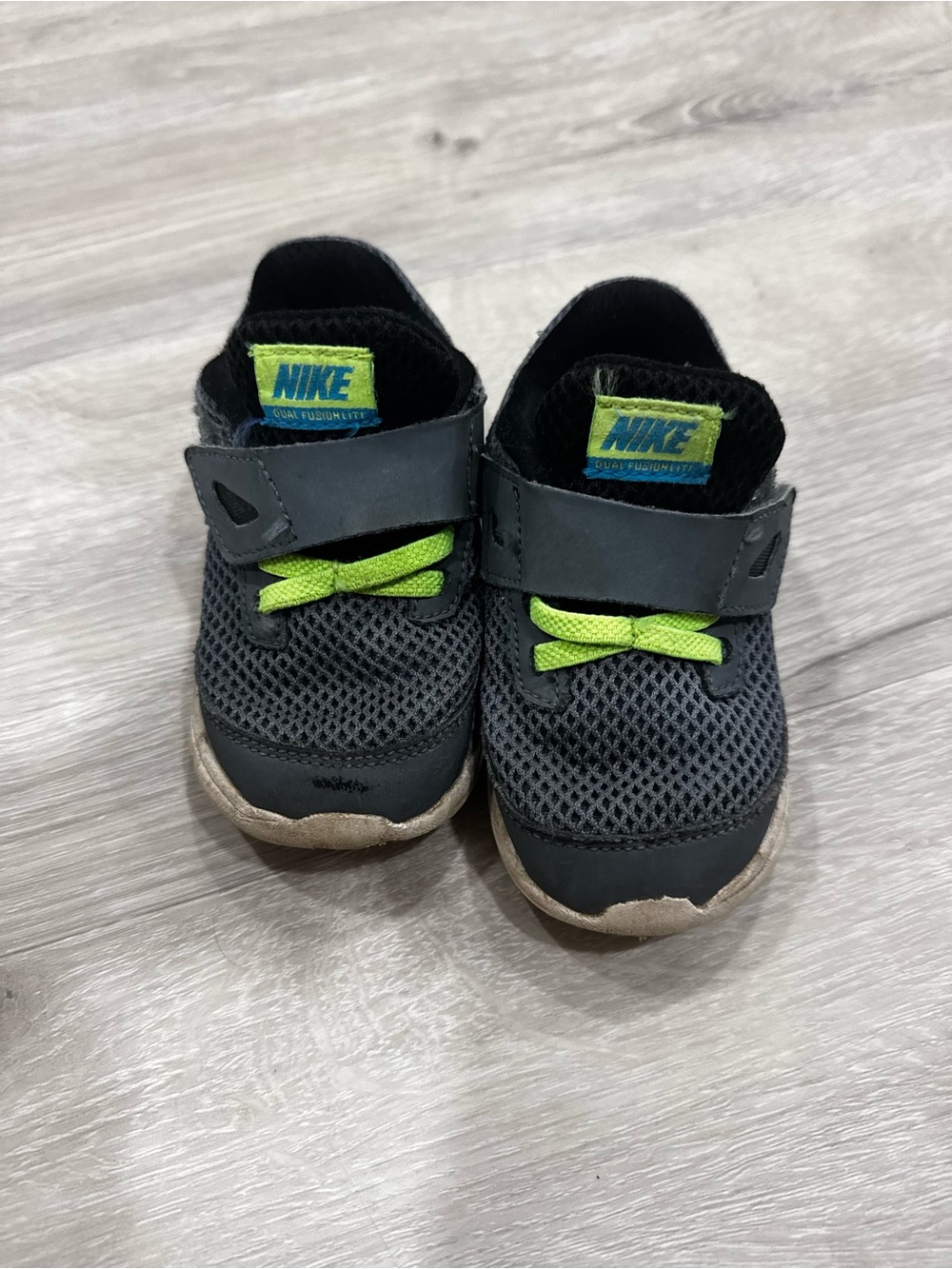 Nike Toddler Boy Black Sneakers with Lime Laces 7C